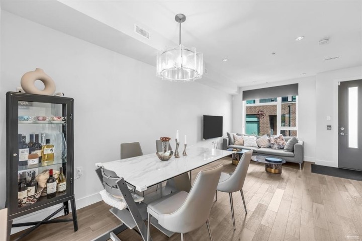 Photo 7 at 7623 Yukon Street, Marpole, Vancouver West