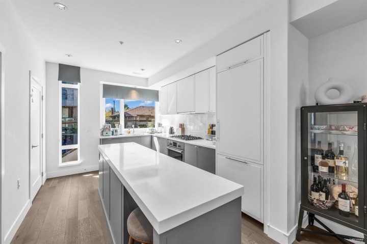 Photo 11 at 7623 Yukon Street, Marpole, Vancouver West