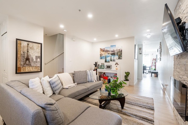 Photo 9 at 211 - 5625 Senlac Street, Killarney VE, Vancouver East
