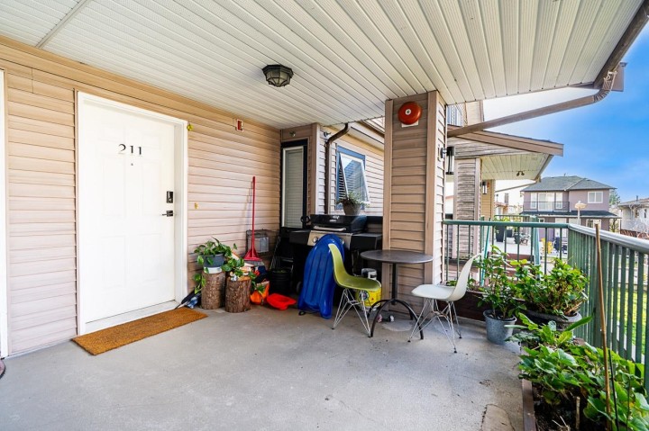 Photo 8 at 211 - 5625 Senlac Street, Killarney VE, Vancouver East