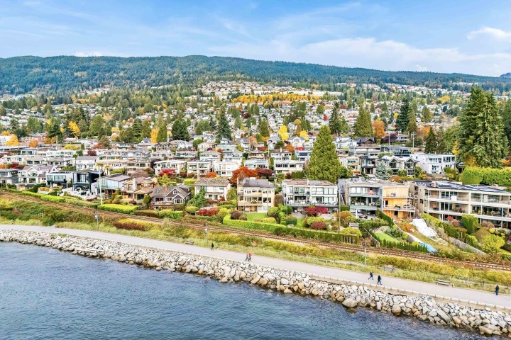 Photo 36 at 2328 Bellevue Avenue, Dundarave, West Vancouver