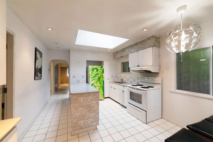 Photo 2 at 8236 Haig Street, Marpole, Vancouver West