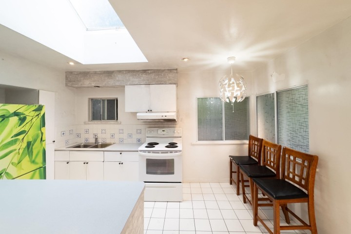 Photo 3 at 8236 Haig Street, Marpole, Vancouver West