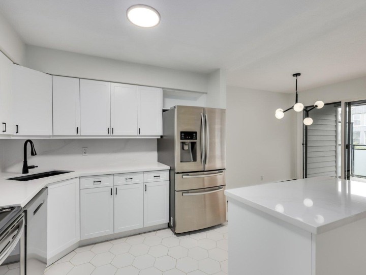 Photo 3 at 307 - 2255 York Avenue, Kitsilano, Vancouver West