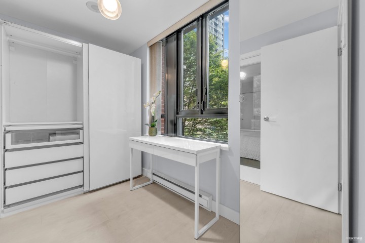 Photo 2 at 410 - 909 Mainland Street, Yaletown, Vancouver West