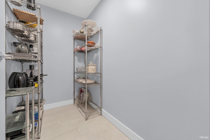 Photo 17 at 410 - 909 Mainland Street, Yaletown, Vancouver West