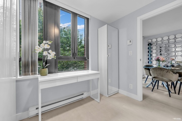 Photo 3 at 410 - 909 Mainland Street, Yaletown, Vancouver West