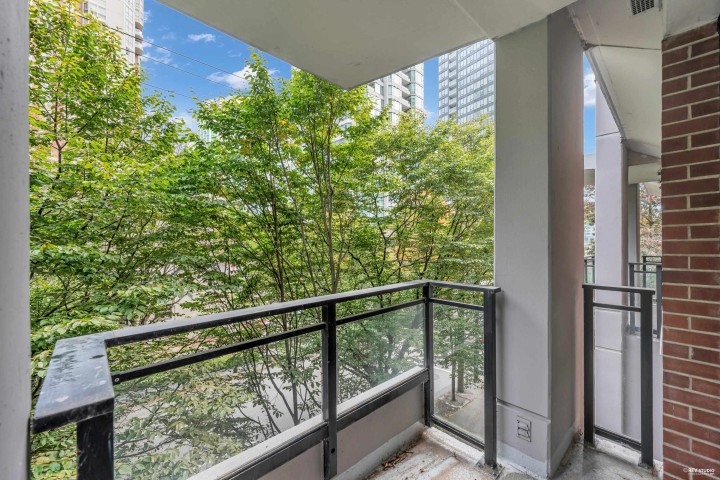 Photo 20 at 410 - 909 Mainland Street, Yaletown, Vancouver West