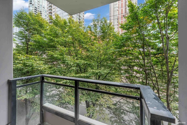 Photo 19 at 410 - 909 Mainland Street, Yaletown, Vancouver West