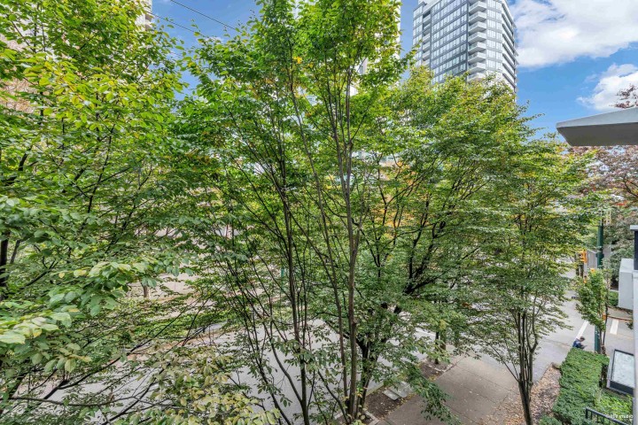 Photo 21 at 410 - 909 Mainland Street, Yaletown, Vancouver West