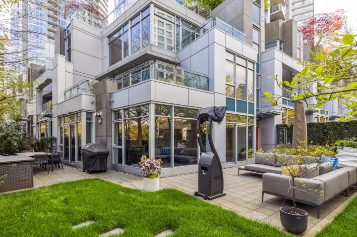 Photo 1 at TH22 - 1281 W Cordova Street, Coal Harbour, Vancouver West