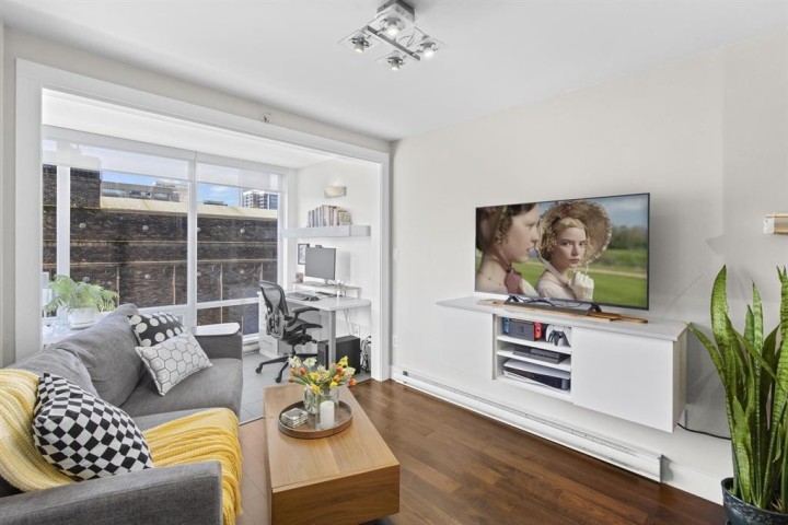 Photo 5 at 705 - 565 Smithe Street, Downtown VW, Vancouver West