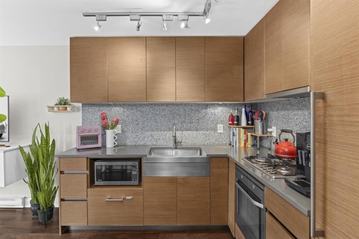 Photo 10 at 705 - 565 Smithe Street, Downtown VW, Vancouver West