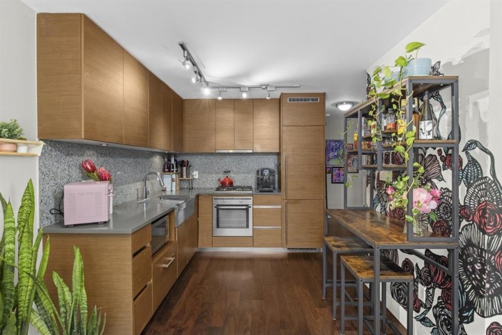 Photo 8 at 705 - 565 Smithe Street, Downtown VW, Vancouver West