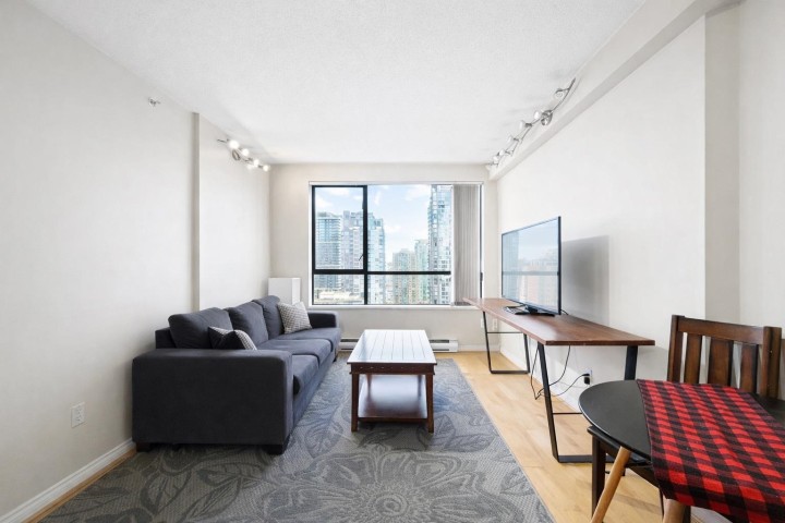 Photo 4 at 1804 - 1189 Howe Street, Downtown VW, Vancouver West