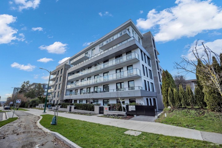 Photo 3 at 305 - 6859 Cambie Street, South Cambie, Vancouver West