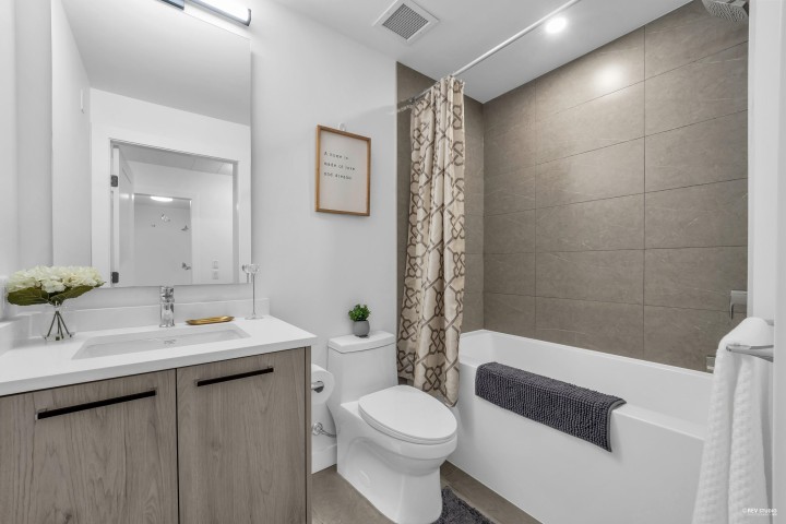 Photo 18 at 305 - 6859 Cambie Street, South Cambie, Vancouver West