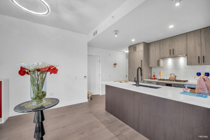 Photo 11 at 305 - 6859 Cambie Street, South Cambie, Vancouver West