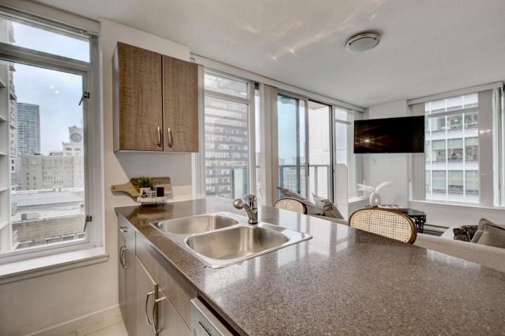 Photo 12 at 1505 - 610 Granville Street, Downtown VW, Vancouver West