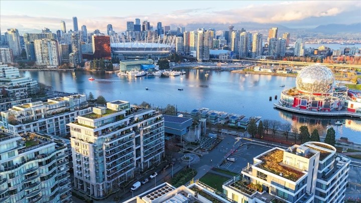 Photo 4 at 404 - 1633 Ontario Street, False Creek, Vancouver West