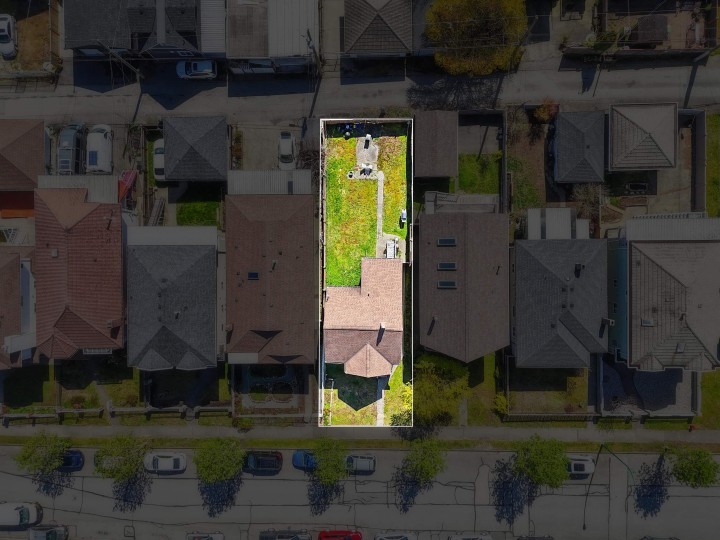 Photo 3 at 3318 William Street, Renfrew VE, Vancouver East