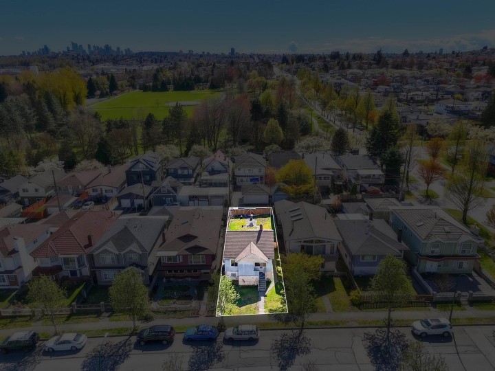 Photo 8 at 3318 William Street, Renfrew VE, Vancouver East