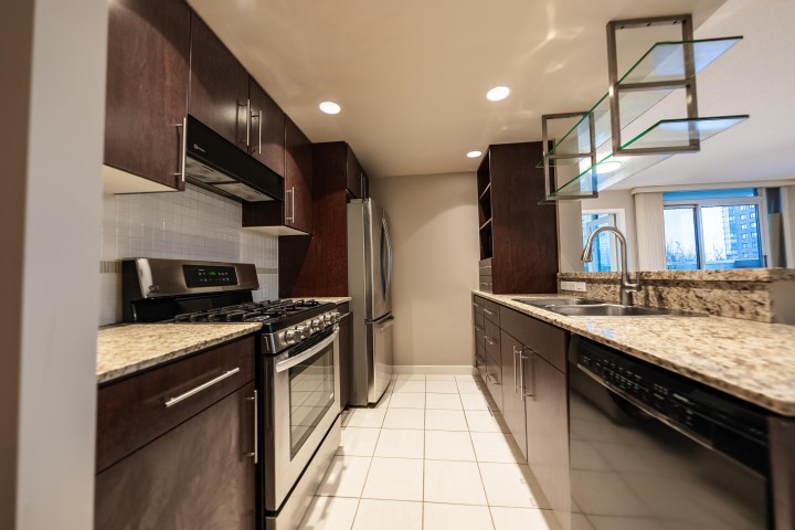 Photo 6 at 506 - 583 Beach Crescent, Yaletown, Vancouver West