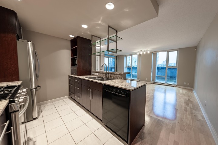 Photo 7 at 506 - 583 Beach Crescent, Yaletown, Vancouver West