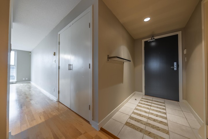 Photo 3 at 506 - 583 Beach Crescent, Yaletown, Vancouver West