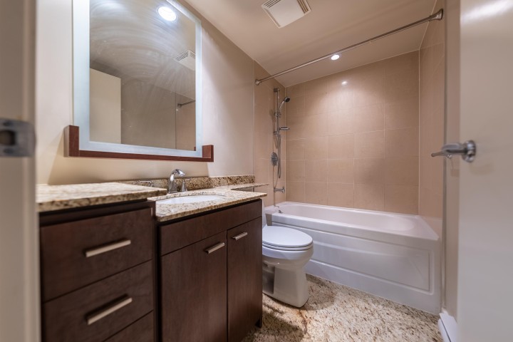 Photo 10 at 506 - 583 Beach Crescent, Yaletown, Vancouver West