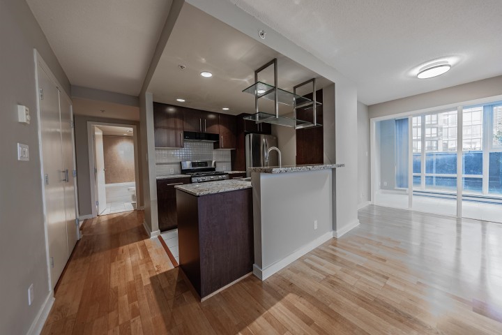 Photo 8 at 506 - 583 Beach Crescent, Yaletown, Vancouver West