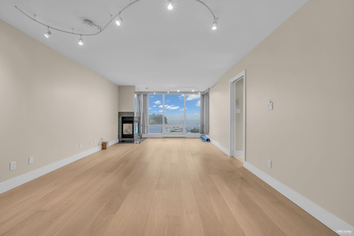 Photo 13 at 602 - 590 Nicola Street, Coal Harbour, Vancouver West