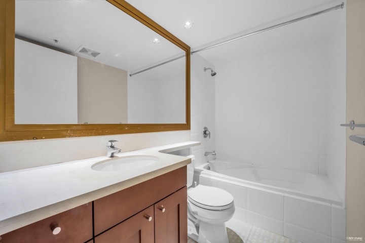 Photo 26 at 602 - 590 Nicola Street, Coal Harbour, Vancouver West