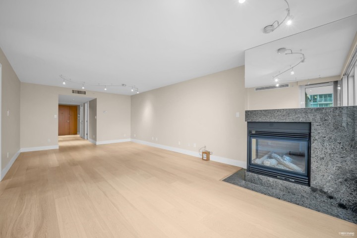 Photo 7 at 602 - 590 Nicola Street, Coal Harbour, Vancouver West