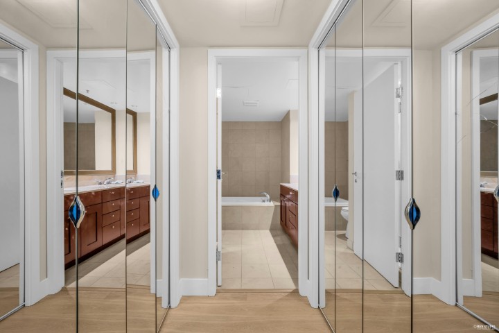 Photo 24 at 602 - 590 Nicola Street, Coal Harbour, Vancouver West