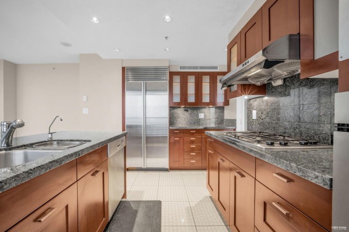 Photo 10 at 602 - 590 Nicola Street, Coal Harbour, Vancouver West