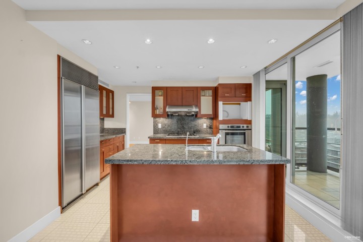 Photo 11 at 602 - 590 Nicola Street, Coal Harbour, Vancouver West