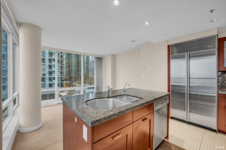 Photo 19 at 602 - 590 Nicola Street, Coal Harbour, Vancouver West