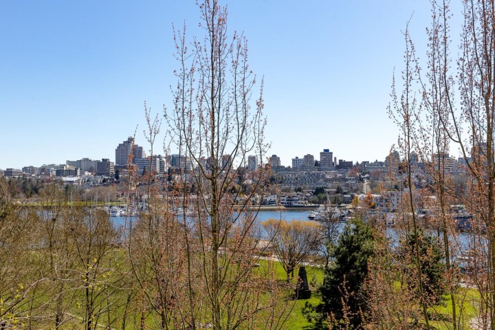 Photo 2 at 301 - 638 Beach Crescent, Yaletown, Vancouver West