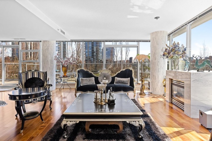 Photo 11 at 301 - 638 Beach Crescent, Yaletown, Vancouver West