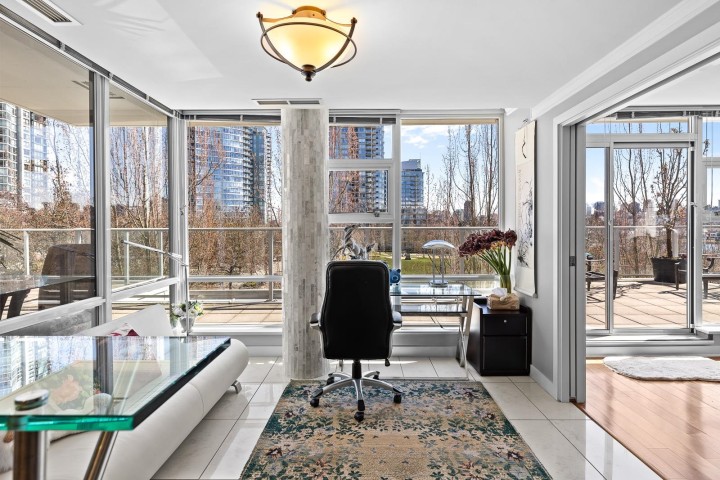 Photo 19 at 301 - 638 Beach Crescent, Yaletown, Vancouver West