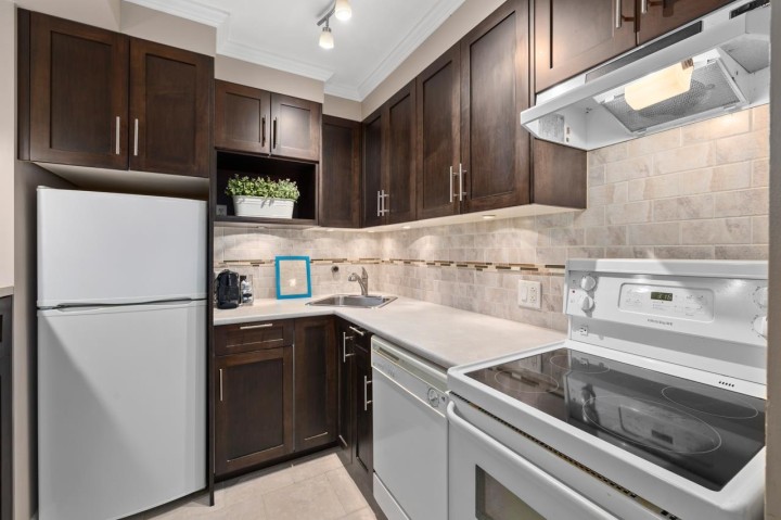 Photo 12 at 308 - 2025 W 2nd Avenue, Kitsilano, Vancouver West