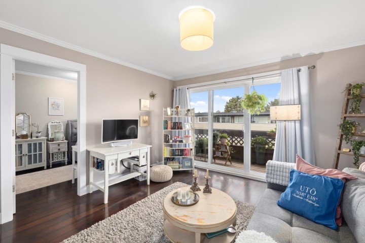 Photo 5 at 308 - 2025 W 2nd Avenue, Kitsilano, Vancouver West