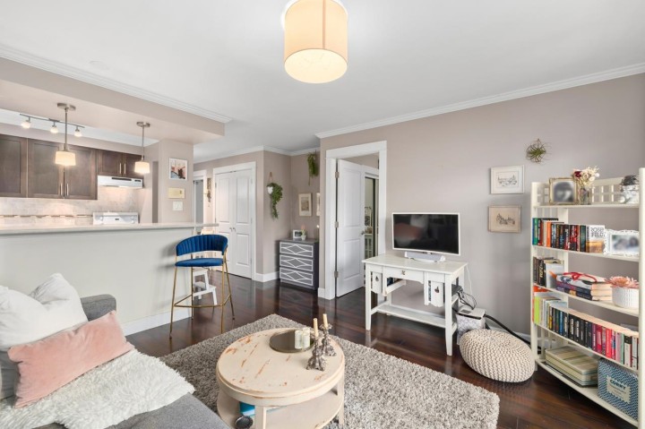 Photo 9 at 308 - 2025 W 2nd Avenue, Kitsilano, Vancouver West