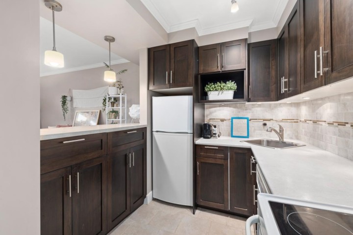 Photo 10 at 308 - 2025 W 2nd Avenue, Kitsilano, Vancouver West