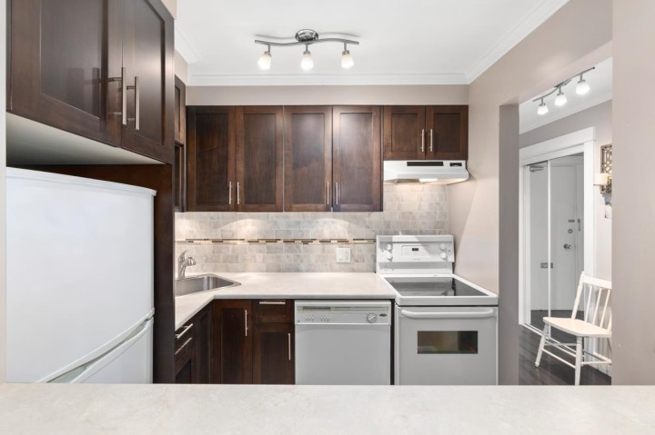 Photo 11 at 308 - 2025 W 2nd Avenue, Kitsilano, Vancouver West