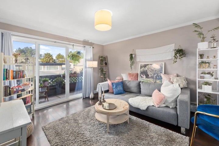 Photo 4 at 308 - 2025 W 2nd Avenue, Kitsilano, Vancouver West