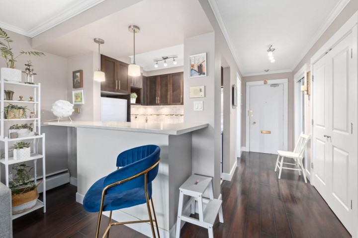 Photo 8 at 308 - 2025 W 2nd Avenue, Kitsilano, Vancouver West