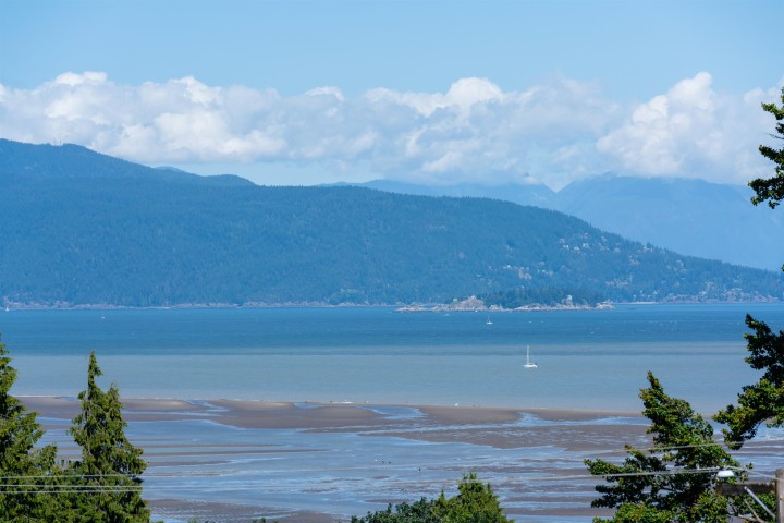 Photo 5 at 4838 Belmont Avenue, Point Grey, Vancouver West