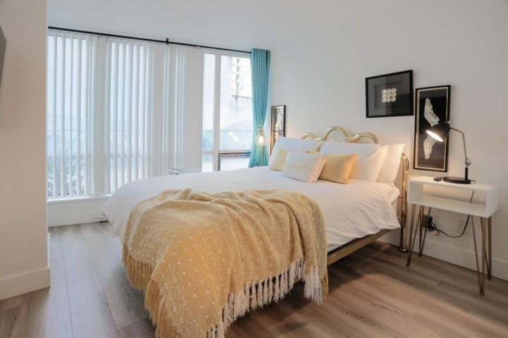 Photo 3 at 805 - 1166 Melville Street, Coal Harbour, Vancouver West